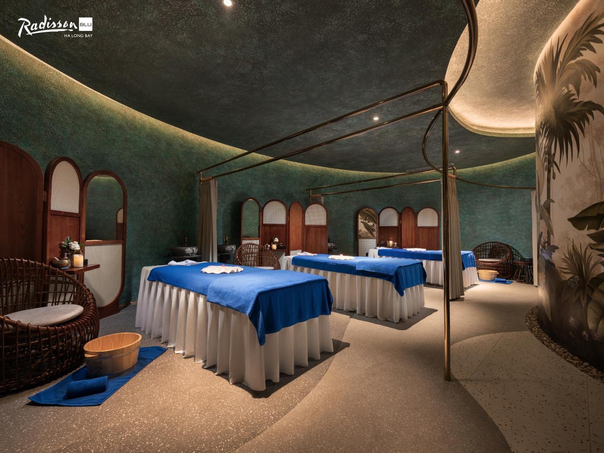 ホテル Radisson Blu Ha Long Bay エクステリア 写真