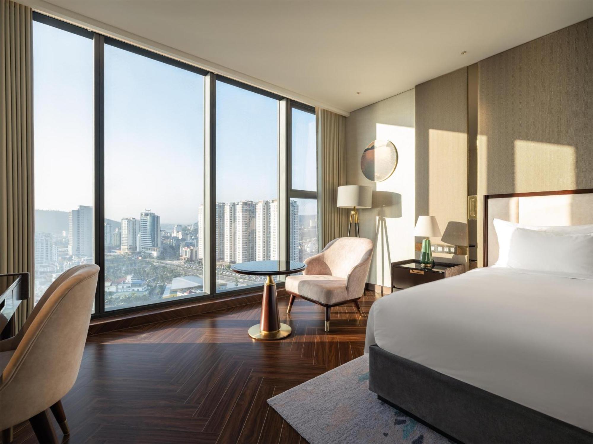 ホテル Radisson Blu Ha Long Bay エクステリア 写真